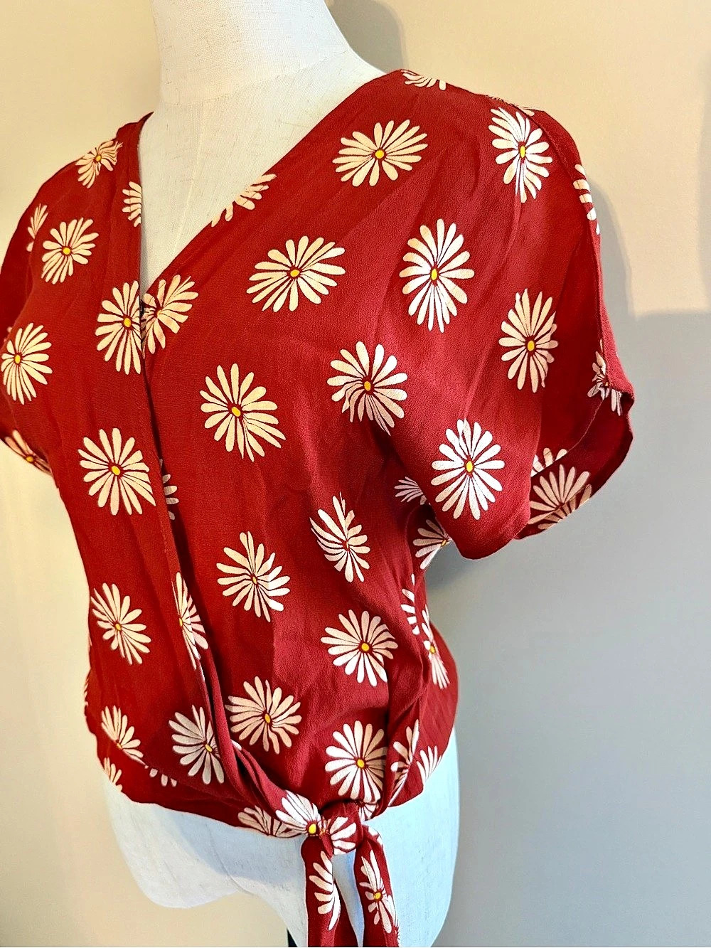 Madewell Sash-Tie Daisy Daydream Wrap Top in Red/Cream/Golden Yellow